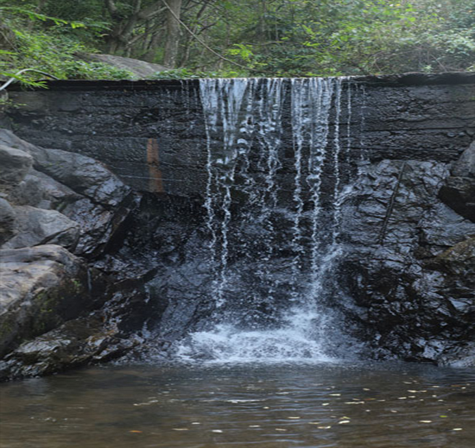 Hotels Near old Courtallam